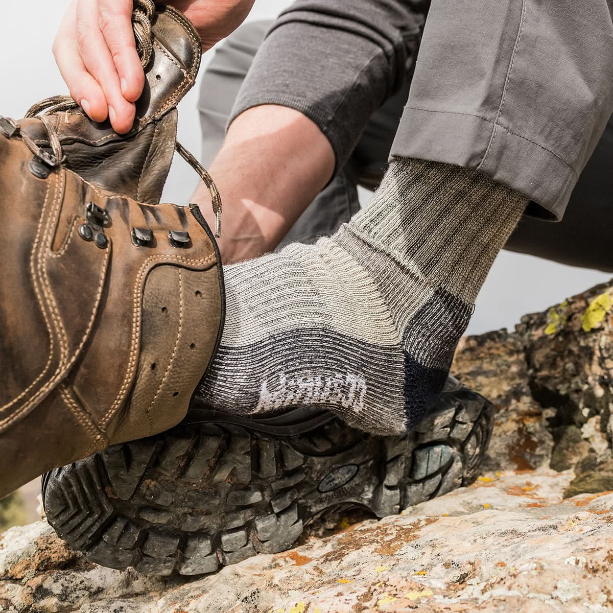 Day Hiker Crew Socks - Midweight