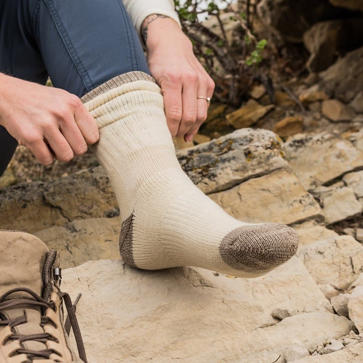Day Hiker Crew Socks - Midweight