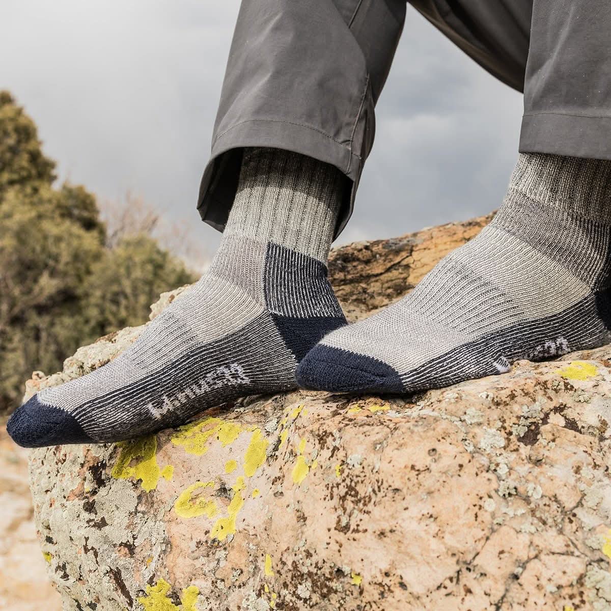 Day Hiker Crew Socks - Midweight