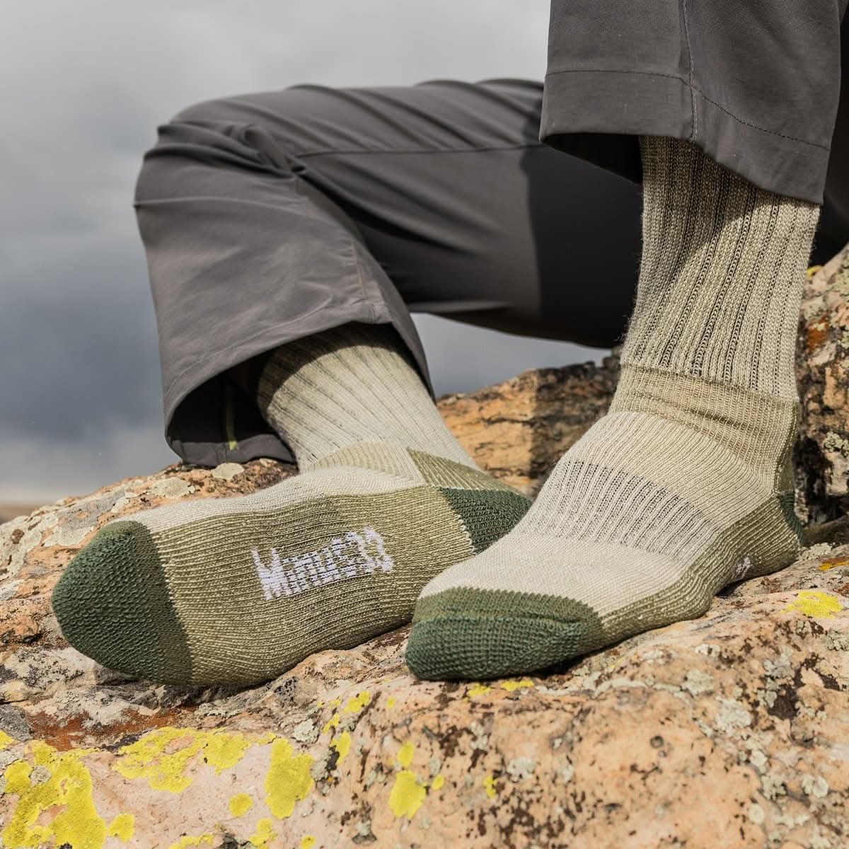 Day Hiker Crew Socks - Midweight