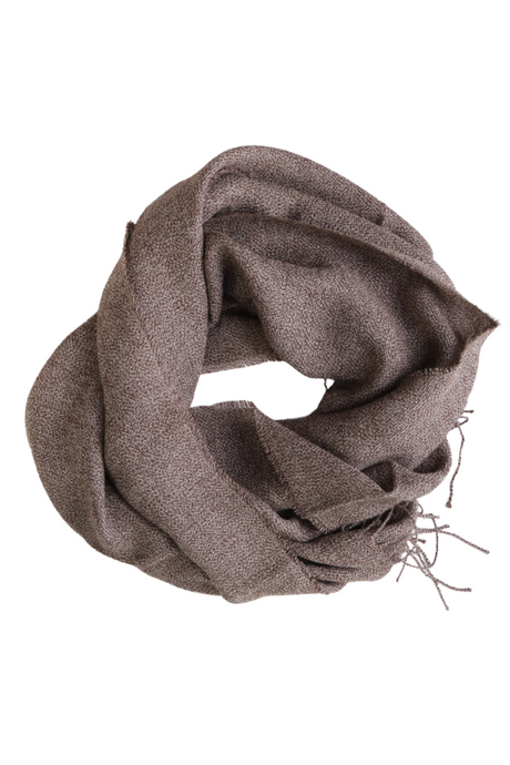 Scarf with fringes